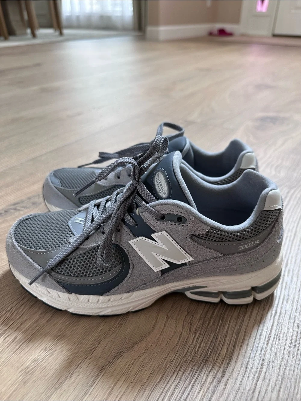 New Balance Boys  Grey Mesh and Suede Runner Size 4.5